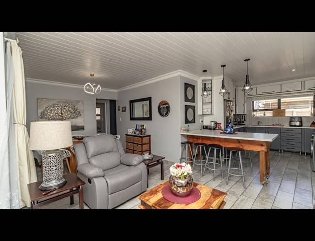 3 BEDROOM PROPERTY TO RENT IN DANA BAY